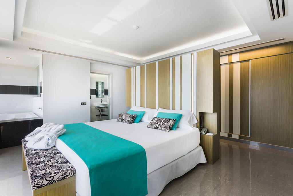 The Ibiza Twiins - 4* Sup Hotel Playa d'en Bossa Exterior photo